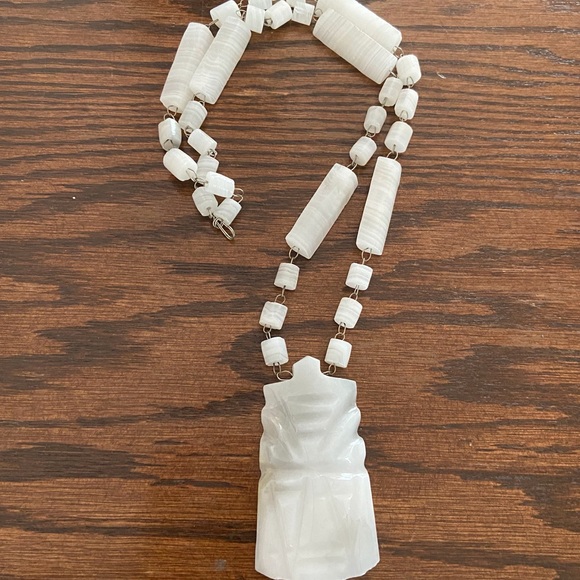 Vintage agate carved necklace - Picture 2 of 9
